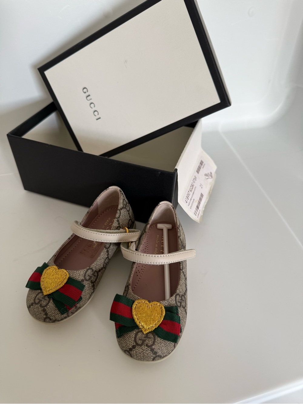 Gucci Kids Beige GG Canvas Heart Bow Mary Janes with Green-Red - Picture 3 of 8